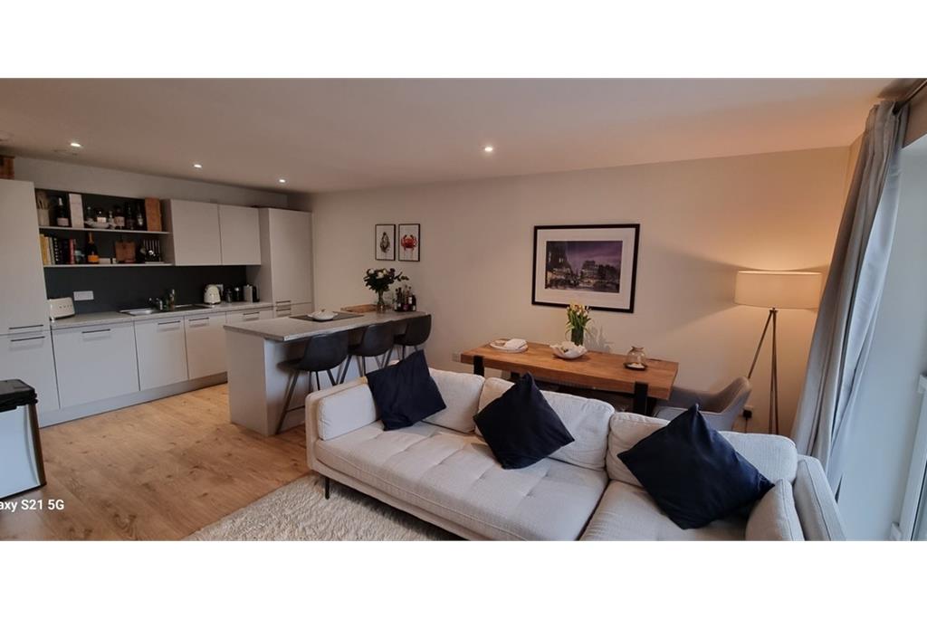 Flat 1,
13 Pillans Place,
Edinburgh,
EH6 7FG - image 2