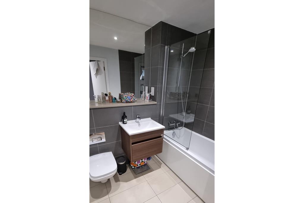 Flat 1,
13 Pillans Place,
Edinburgh,
EH6 7FG - image 9