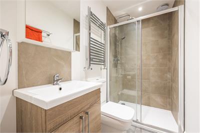 16/10 Hillend Place, Edinburgh, EH8 7AE - image 7