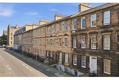 63/5 Cumberland Street, New Town, Edinburgh, EH3 6RD - image 1