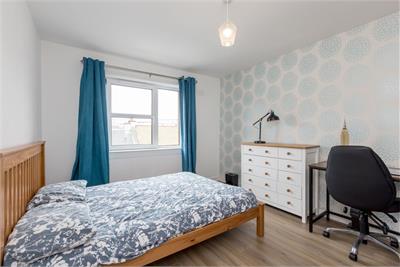9/6 Newhaven Main Street, Edinburgh, EH6 4NA - image 12