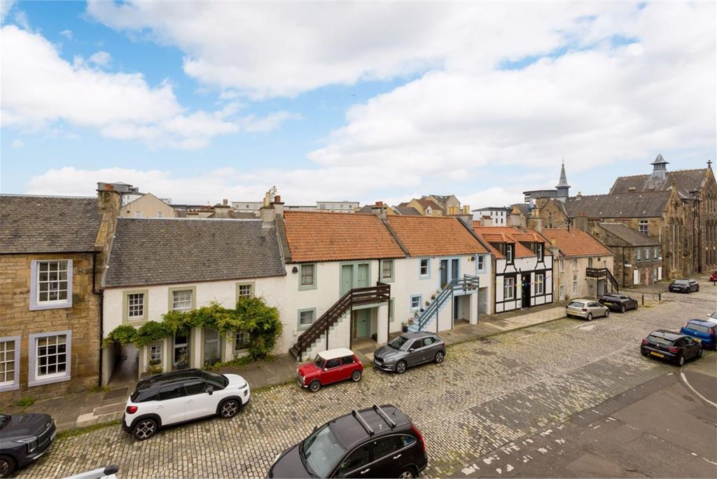 9/6 Newhaven Main Street, Edinburgh, EH6 4NA - image 19