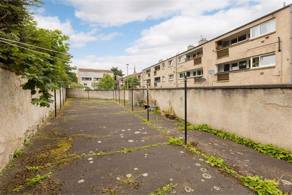 9/6 Newhaven Main Street, Edinburgh, EH6 4NA - image 20