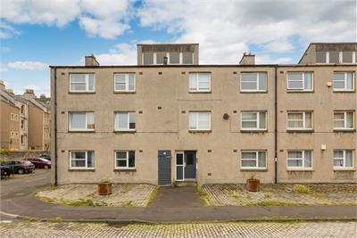 9/6 Newhaven Main Street, Edinburgh, EH6 4NA - image 1