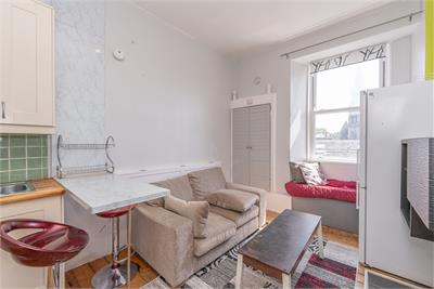 22/11 Lochrin Buildings, Edinburgh, EH3 9NB - image 2