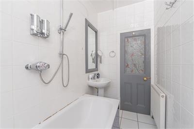 22/11 Lochrin Buildings, Edinburgh, EH3 9NB - image 15