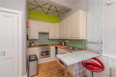 22/11 Lochrin Buildings, Edinburgh, EH3 9NB - image 3