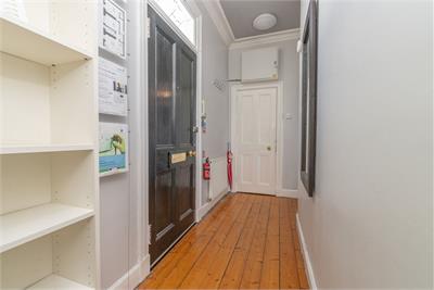 22/11 Lochrin Buildings, Edinburgh, EH3 9NB - image 6