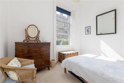 8 (1F) Westhall Gardens, Bruntsfield, Edinburgh, EH10 4JQ - image 11
