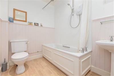 8 (1F) Westhall Gardens, Bruntsfield, Edinburgh, EH10 4JQ - image 13
