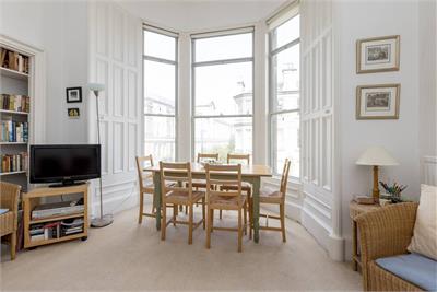8 (1F) Westhall Gardens, Bruntsfield, Edinburgh, EH10 4JQ - image 4