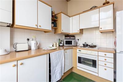 8 (1F) Westhall Gardens, Bruntsfield, Edinburgh, EH10 4JQ - image 7
