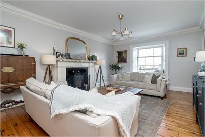 4/5 Melville Place, West End, Edinburgh, EH3 7PR - image 2