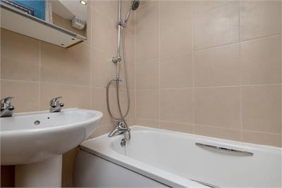 16/4 Kirk Street, Edinburgh, EH6 5EY - image 9