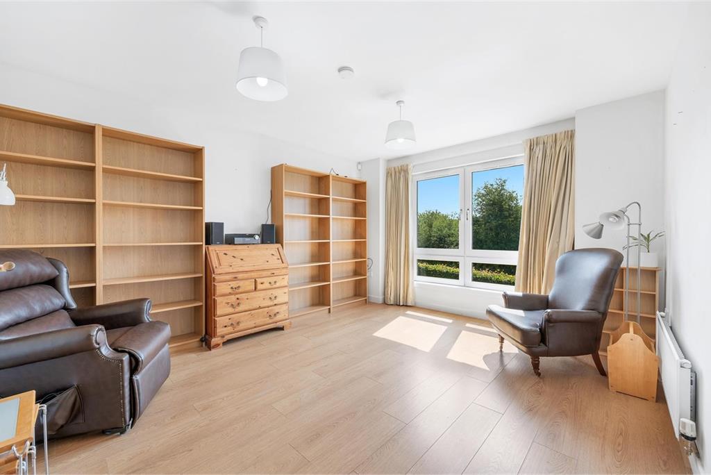Flat A,
46 Norway Gardens,
Dunfermline,
KY11 8JW - image 2