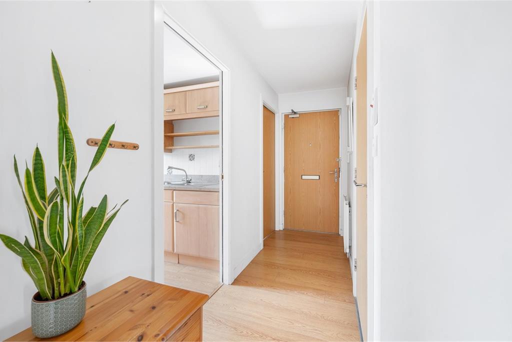 Flat A,
46 Norway Gardens,
Dunfermline,
KY11 8JW - image 17