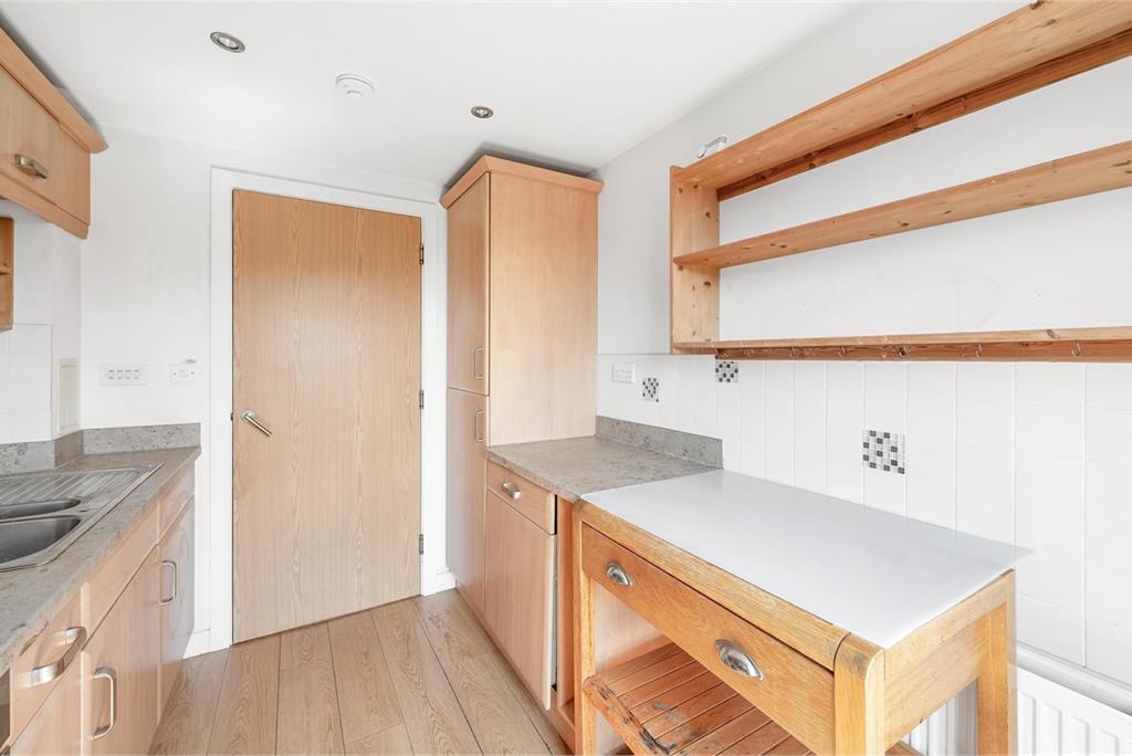 Flat A,
46 Norway Gardens,
Dunfermline,
KY11 8JW - image 4
