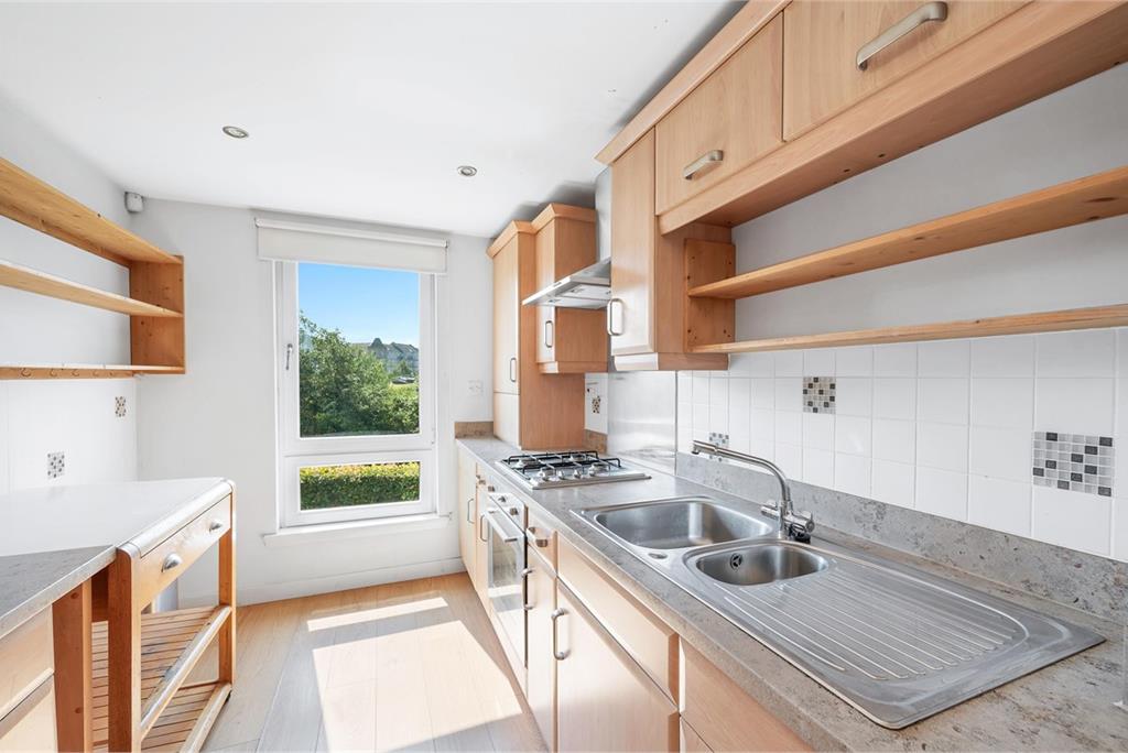 Flat A,
46 Norway Gardens,
Dunfermline,
KY11 8JW - image 6