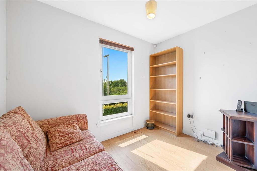 Flat A,
46 Norway Gardens,
Dunfermline,
KY11 8JW - image 7