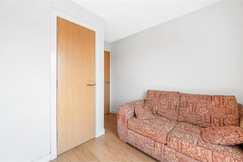 Flat A,
46 Norway Gardens,
Dunfermline,
KY11 8JW - image 8