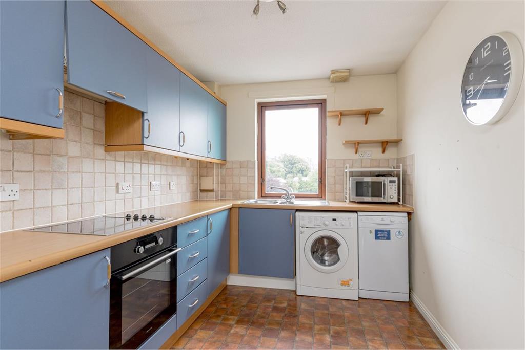 49/8 West Bryson Road, Harrison Park Apartments, Edinburgh, EH11 1BQ - image 5