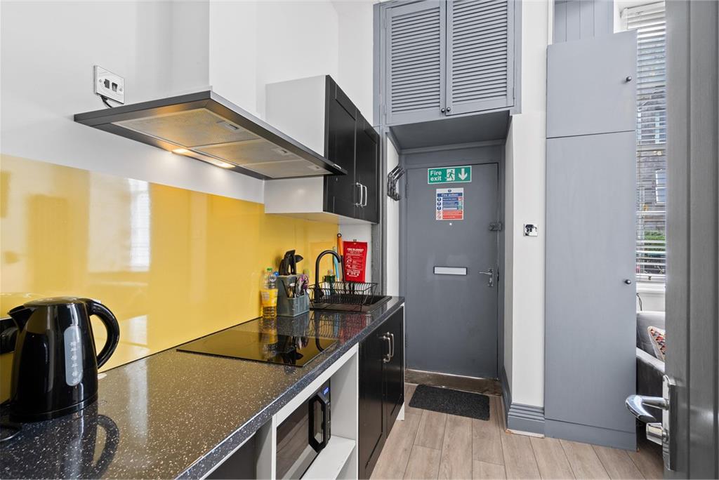 13 West Newington Place,
Edinburgh,
EH9 1QU - image 16