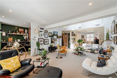 8B/2 Gayfield Square, Edinburgh, EH1 3NT - image 4