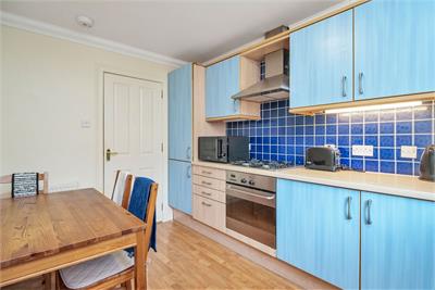 102/4 Crewe Road North, Edinburgh, EH5 2NE - image 4