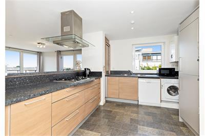 2/14 East Pilton Farm Avenue, Edinburgh, EH5 2GA - image 4