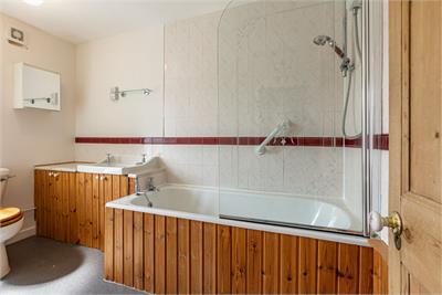 4 Weirhill Place, Melrose, TD6 9SF - image 13