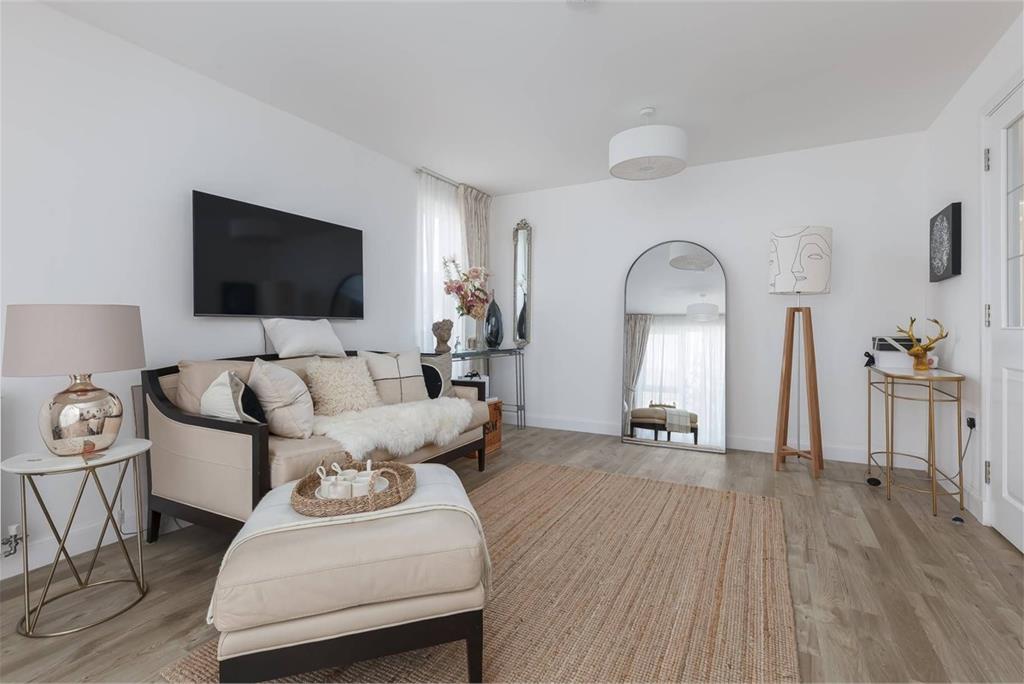 9 Redwing Wynd,
Cammo,
Edinburgh,
EH4 8GG - image 2