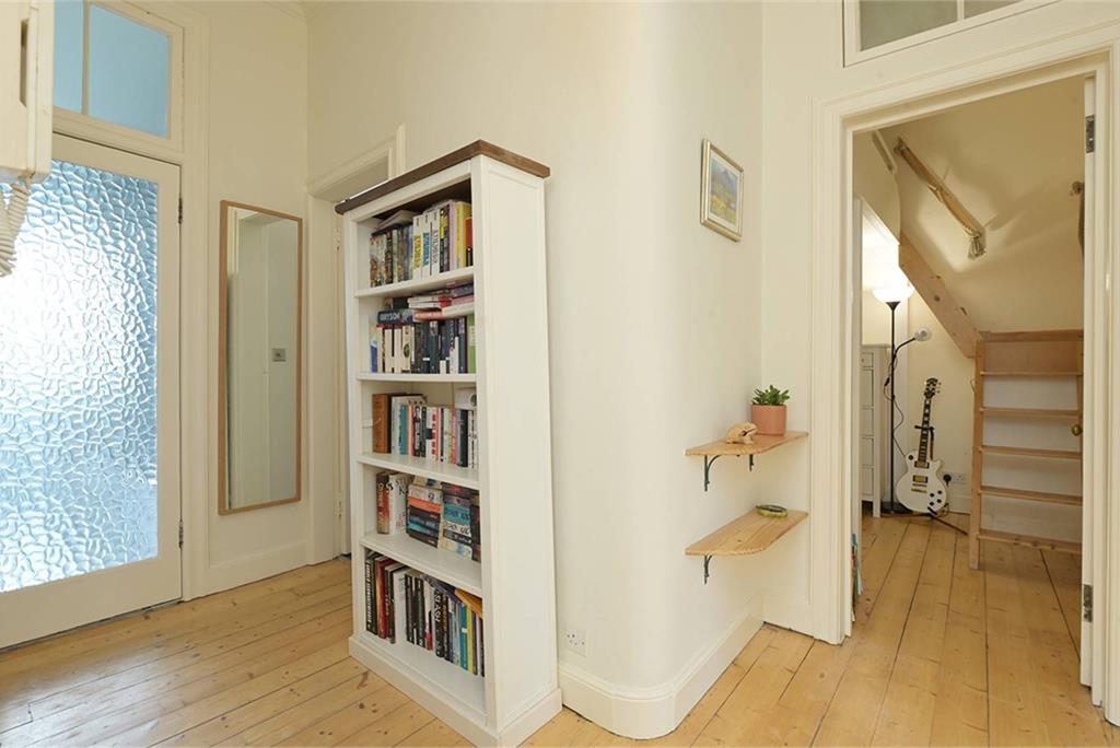 3F1, 148 Brunton Gardens, EH7 5ET - image 13