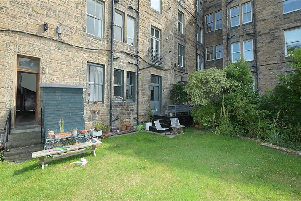 3F1, 148 Brunton Gardens, EH7 5ET - image 26