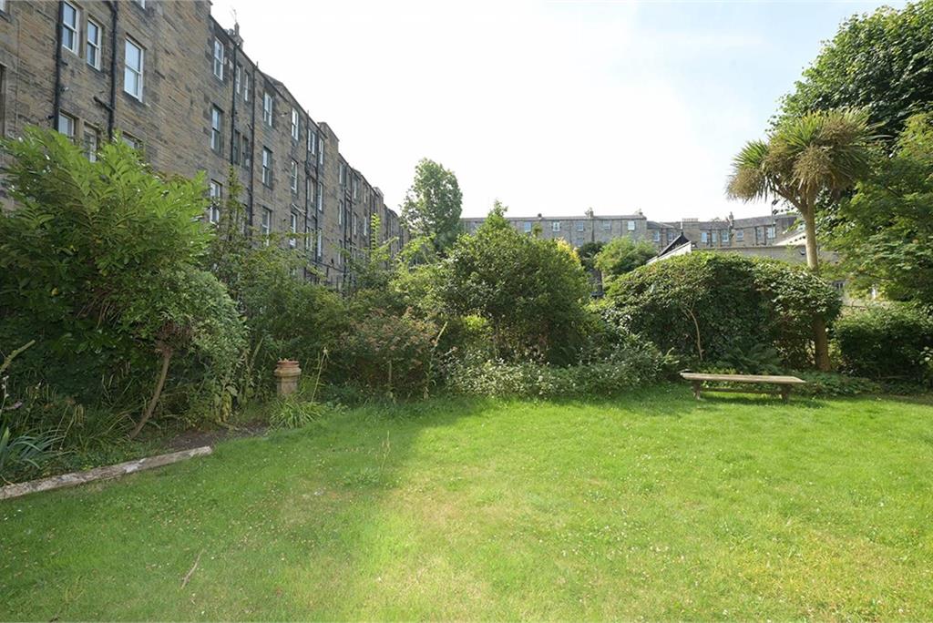 3F1, 148 Brunton Gardens, EH7 5ET - image 27