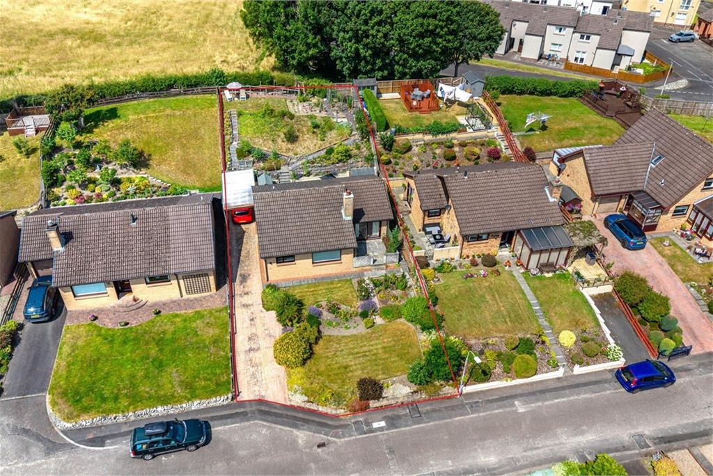 4 Mayfield Park, Hawick, TD9 7DY - image 1