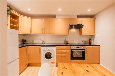 4/4 Brougham Street, Edinburgh, EH3 9JH - image 7