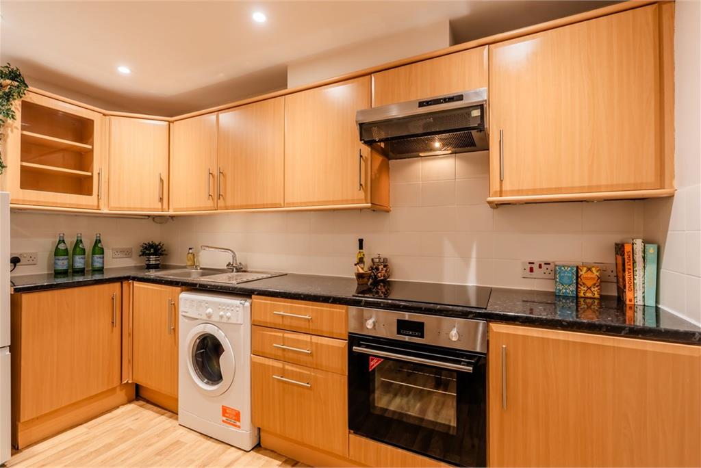 4/4 Brougham Street, Edinburgh, EH3 9JH - image 9