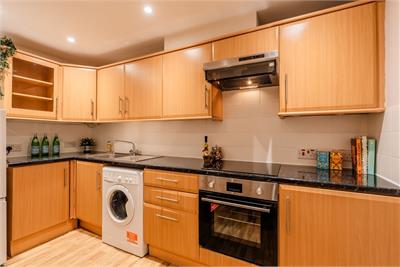 4/4 Brougham Street, Edinburgh, EH3 9JH - image 9
