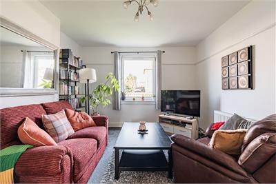153/1 Parkhead Avenue, Edinburgh, EH11 4RW - image 2