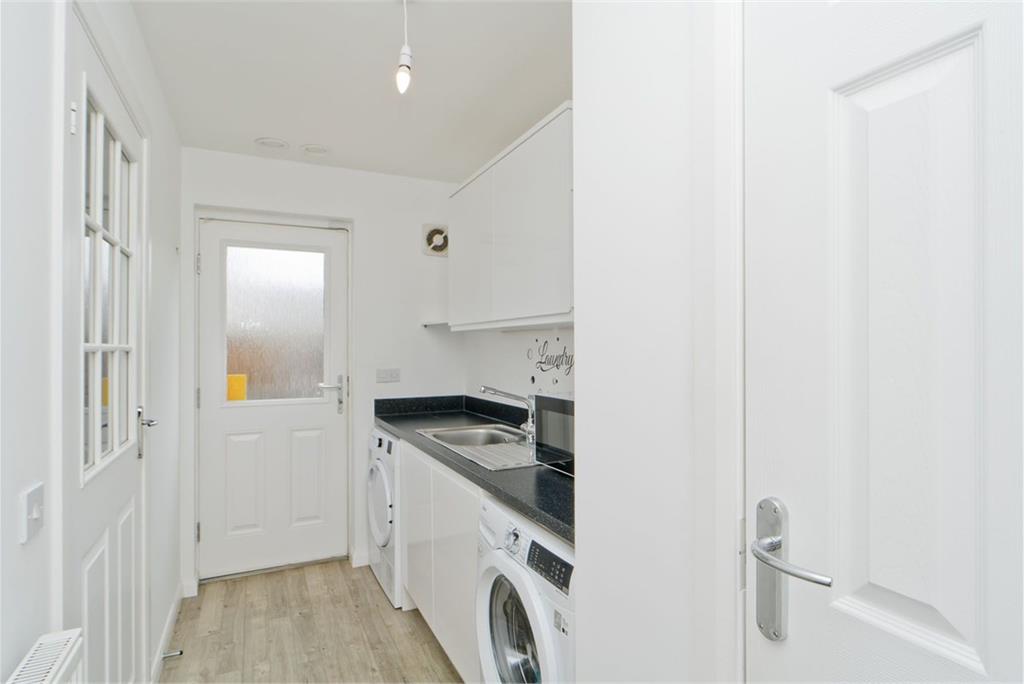 12 Berry Grove, Ormiston, EH35 5NB - image 4