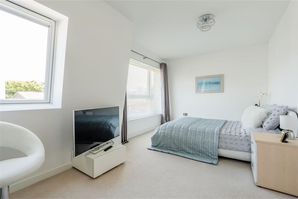 2 Lamont Place, Edinburgh, EH12 7AG - image 11