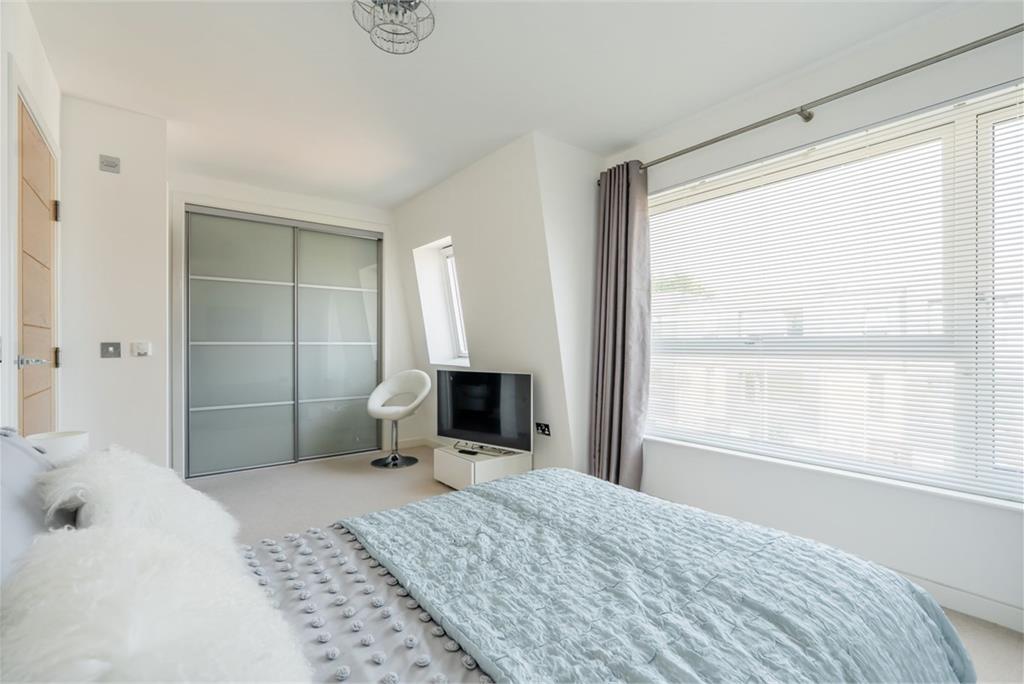 2 Lamont Place, Edinburgh, EH12 7AG - image 12
