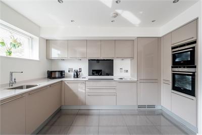 2 Lamont Place, Edinburgh, EH12 7AG - image 10