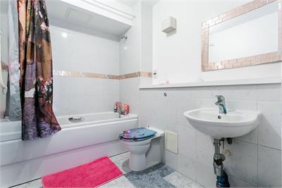 Flat 11, 61 Waterfront Park, Edinburgh, EH5 1BA - image 13