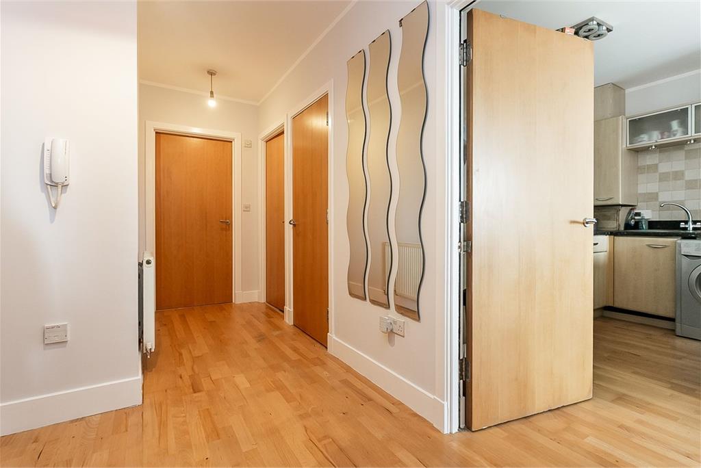 Flat 11,
61 Waterfront Park,
Edinburgh,
EH5 1BA - image 14
