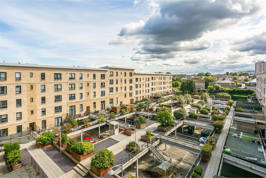 Flat 11,
61 Waterfront Park,
Edinburgh,
EH5 1BA - image 19