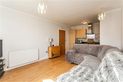 Flat 11, 61 Waterfront Park, Edinburgh, EH5 1BA - image 3