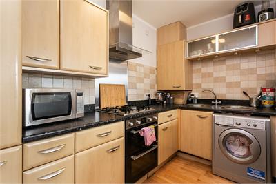 Flat 11, 61 Waterfront Park, Edinburgh, EH5 1BA - image 5