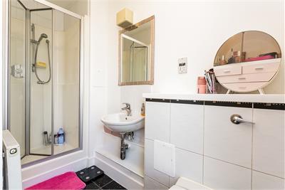 Flat 11, 61 Waterfront Park, Edinburgh, EH5 1BA - image 10
