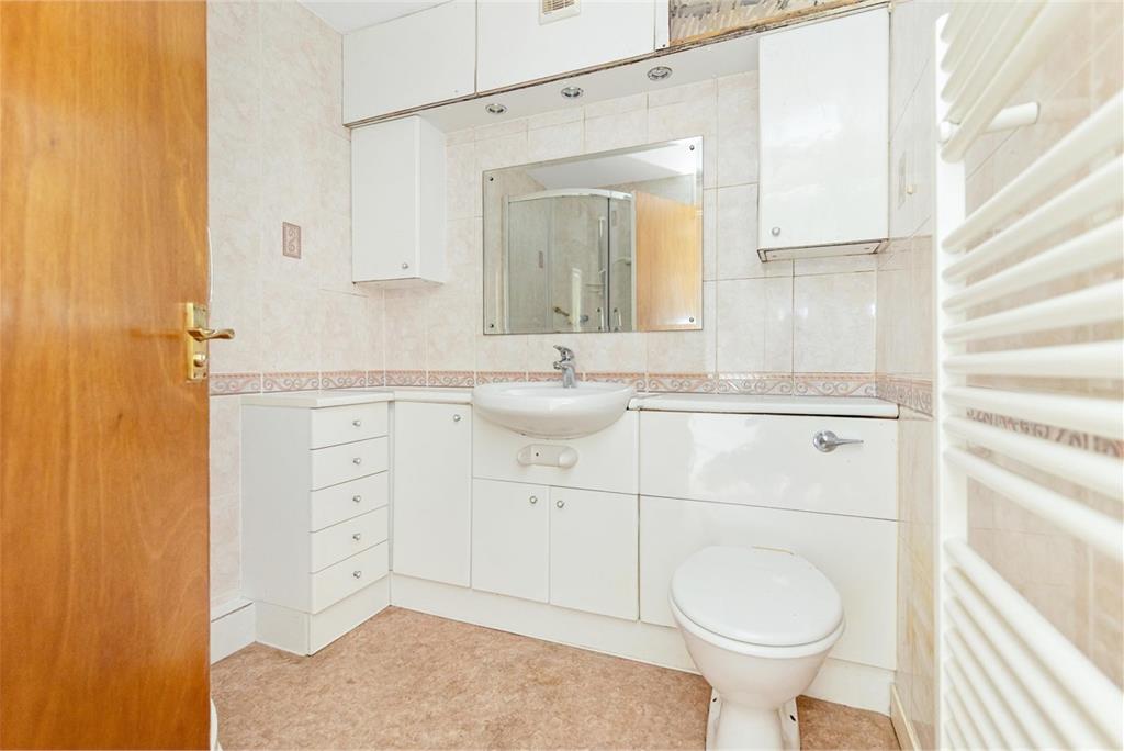 13/2 Clark Place,
Edinburgh,
EH5 3BQ - image 11